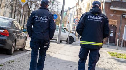 Mitarbeiter des Berliner Ordnungsamts auf Patrouille (Symbolfoto).