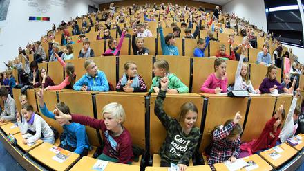 Mal was anderes als Schule: In der Uni sprechen Kinder auch über andere Themen als sonst.