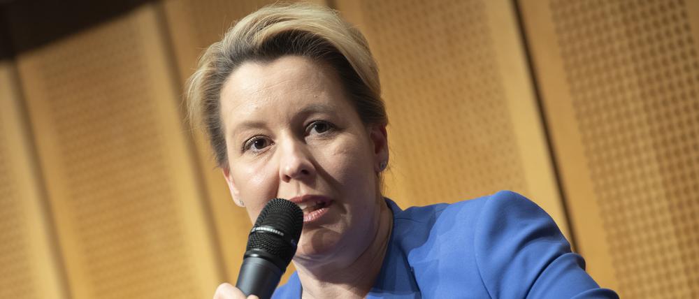 Hat sich positioniert: Franziska Giffey am Montagabend bei der Wahldebatte des Vereins Berliner Kaufleute und Industrieller (VBKI).