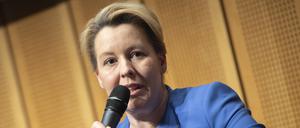 Hat sich positioniert: Franziska Giffey am Montagabend bei der Wahldebatte des Vereins Berliner Kaufleute und Industrieller (VBKI).