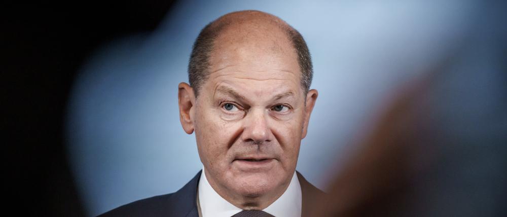 Bundeskanzler Olaf Scholz (SPD) spricht im Bundesamt für Auswärtige Angelegenheiten zum Thema Pistorius.