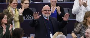 18.01.2023, Frankreich, Straßburg: Marc Angel (M), Abgeordneter des Europäischen Parlaments, reagiert nach seiner Wahl zum Vizepräsidenten des Europäischen Parlaments. Der Luxemburger Sozialdemokrat Angel ist infolge des EU-Korruptionsskandals zum neuen Vizepräsidenten des Europaparlaments gewählt worden. Foto: Jean-Francois Badias/AP/dpa +++ dpa-Bildfunk +++