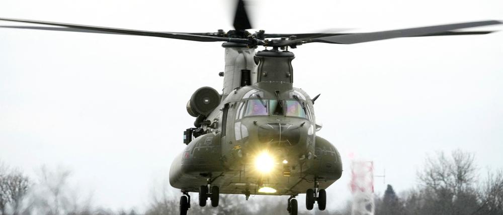 Ein Transporthubschrauber des Typs Chinook.