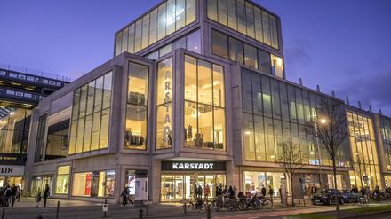 Karstadt in der Steglitzer Schloßstraße. Diese Filiale ist – anders als die in der Wilmersdorfer Straße – offenbar nicht von Schließung bedroht.