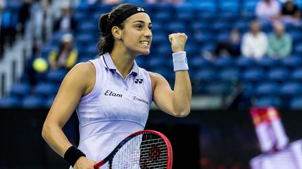 Caroline Garcia siegte in einem engen Zweitrundenmatch gegen Leylah Fernandez aus Kanada.