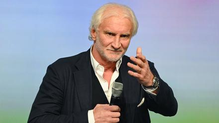 Rudi Völler wird beim DFL-Neujahrsempfang mit dem DFL-Ehrenpreis ausgezeichnet.