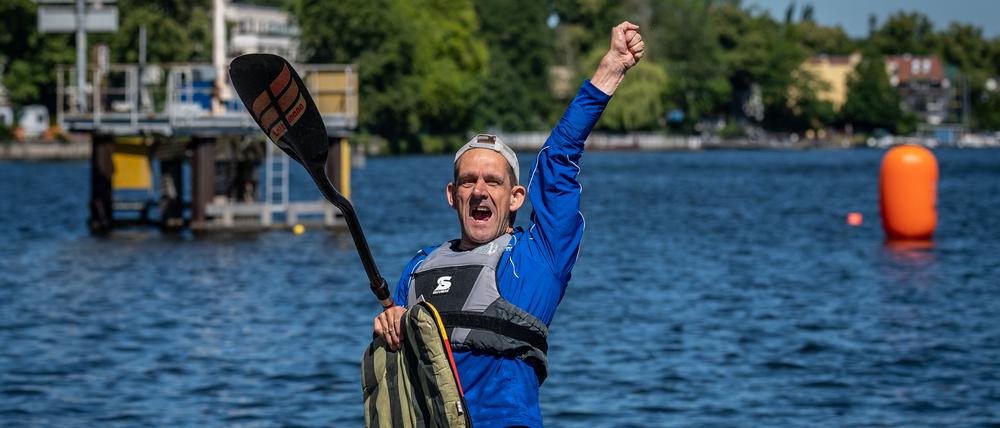 Vorbereitung auf die Special Olympics 2023: Ricardo Lorenz jubelt bei den Nationalen Sommerspielen 2022 in Berlin.