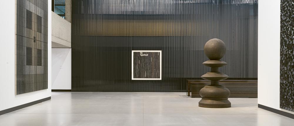 Blick in Hildebrandts aktuelle Ausstellung in der Kunsthalle Prag.