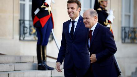 Frankreichs Staatschef Macron (links) und Staatschef Macron vor dem Élysée-Palast im vergangenen Oktober.