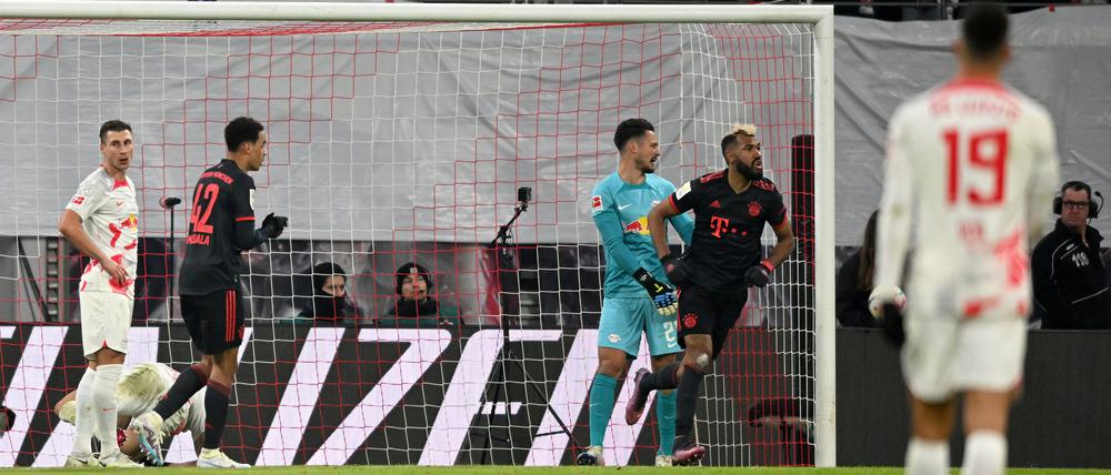 Nach dem Führungstor durch Choupo-Moting war die Welt noch in Ordnung für die Bayern.