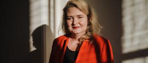 Kristin Brinker ist eine deutsche Politikerin. Seit 2016 ist Brinker Abgeordnete im Berliner Abgeordnetenhaus. Seit März 2021 ist sie Landesvorsitzende der Berliner AfD. Für die Abgeordnetenhauswahl 2021 wurde sie zur Spitzenkandidatin gewählt und ist seit September 2021 Fraktionsvorsitzende.