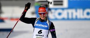 Denise Herrmann-Wick aus Deutschland jubelt im Ziel.