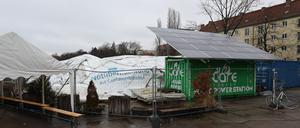 Die Zelthalle «Am Containerbahnhof» in Friedrichshain.