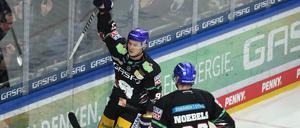Leo Pföderl erzielte zwei Tore gegen die Grizzlys Wolfsburg.