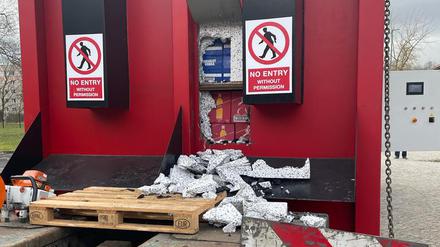 Sicht auf die in einem Container versteckte Schmuggelware.