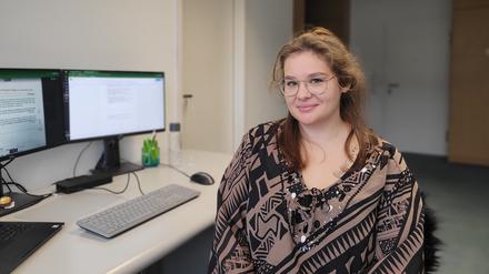 Vivien Schw., 22, lernt den Beruf Fachangestellte für Medien -und Informationsdienste.