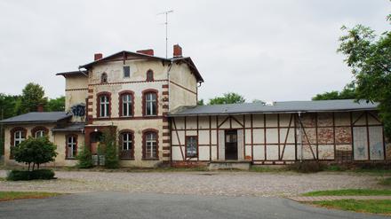 Das alte preußische Stationsgebäude in Lindow (Ostprignitz-Ruppin) soll ein Ort für Begegnungen werden.