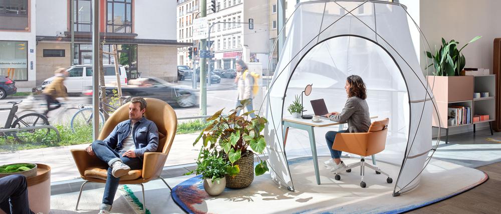 Das Unternehmen Steelcase berät.