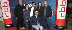 „Tatort“-Darsteller Tan Çağlar mit dem Team.