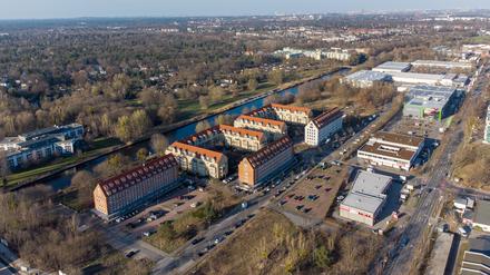 Das Gewerbegebiet „Ehemaliges Speichergelände Teltow“ ist laut Bebauungsplan Nr. 14 vor allem als Gewerbegebiet ausgewiesen. Die Eigentümerin möchte hier nun ein urbanes Wohnquartier entwickeln und hat die alten Speichergebäude verkauft.