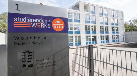 Studenten, Young Professionals, Berufseinsteiger, Berater, Projektmitarbeiter oder Pendler suchen preiswerten Wohnraum in den Großstädten. Gewerbliche Betreiber temporärer Business-Konzepte haben angesichts der Knappheit bezahlbarer Wohnungen gute Renditechancen.