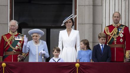 Als Omi noch lebte: Vier royale Generationen, mittlerer Abstand hier etwa 30 Jahre.