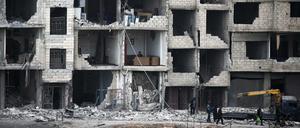 Eines der im syrischen Bürgerkrieg völlig zerstörten Häuser in Arbin.