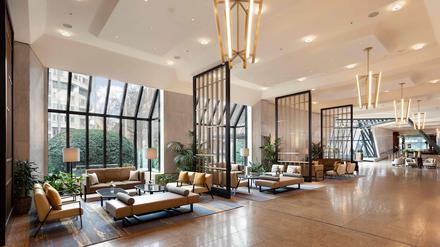 Luftige Nischen. Die neu gestaltete Lobby im Hotel InterContinental Berlin wirkt moderner und gleichzeitig anheimelnd.