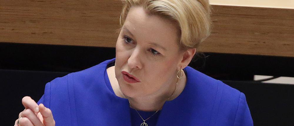 Franziska Giffey (SPD), Regierende Bürgermeisterin, während einer Plenarsitzung des Berliner Abgeordnetenhauses.