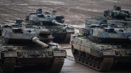 Ein Kampfpanzer vom Typ Leopard 2A6.