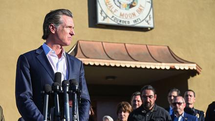 Gavin Newsom bei einer Pressekonferenz.