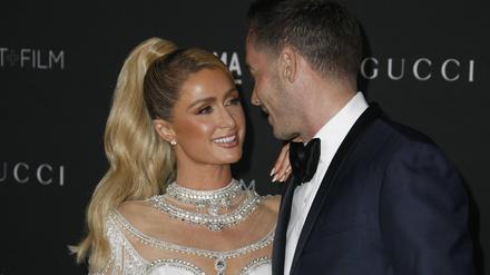 Paris Hilton, US-Model, und ihr damaliger Verlobter Carter Reum kommen zur LACMA Art.