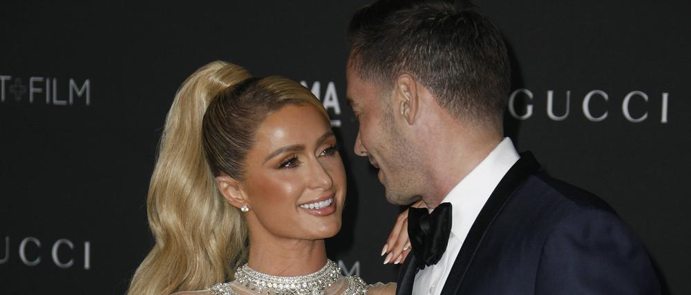Paris Hilton, US-Model, und ihr damaliger Verlobter Carter Reum kommen zur LACMA Art.