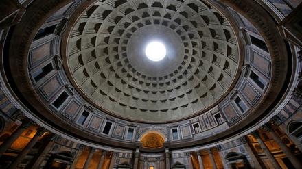 Die Römer hatten ein, heute verschollenes, Betonrezept, das Bauten wie den Pantheon in Rom Jahrhunderte überdauern ließ.
