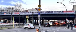 Die Brücke über die Greifswalder Straße.