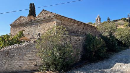 Die Nikolauskirche in Güllübahce an der Ägäisküste soll nach Jahren des Verfalls jetzt restauriert werden.