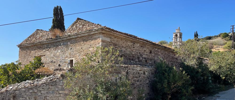 Die Nikolauskirche in Güllübahce an der Ägäisküste soll nach Jahren des Verfalls jetzt restauriert werden.