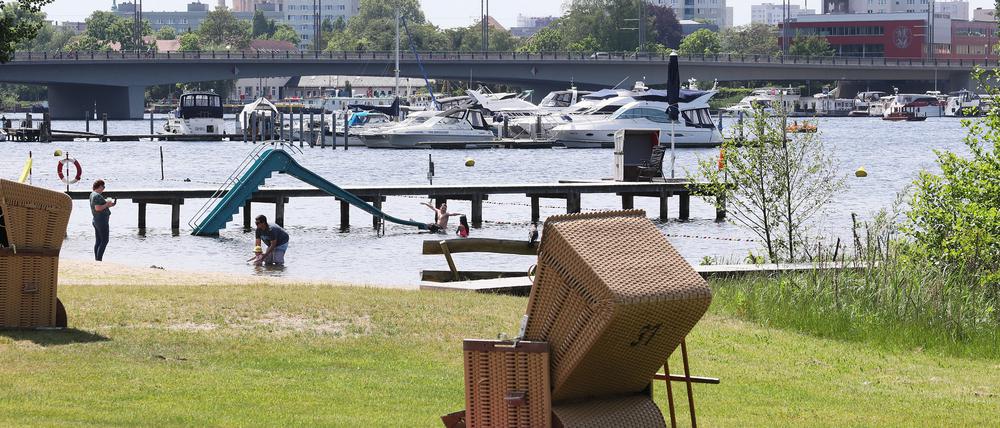 Das Strandbad soll näher an die Humboldtbrücke ziehen.
