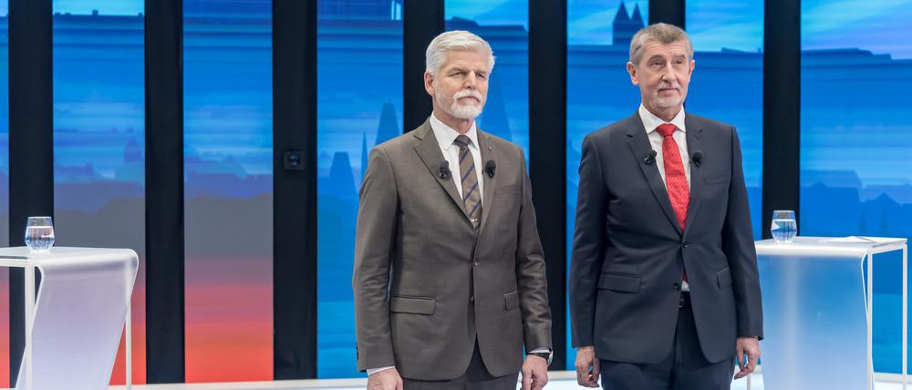 January 25, 2023, Prague, Czech Republic: Candidate for presidency and former military general Petr Pavel (L) and former Czech prime minister Andrej Babis (R) pose for a photo before the tv debate ahead of the presidential elections in Prague. The second round of presidential elections in the Czech Republic will be held on the 27th and 28th of January, 2023. Former military general Petr Pavel will face the former Czech prime minister and billionaire Andrej Babis. (Credit Image: © Tomas Tkacik/SOPA Images via ZUMA Press Wire) / action press
