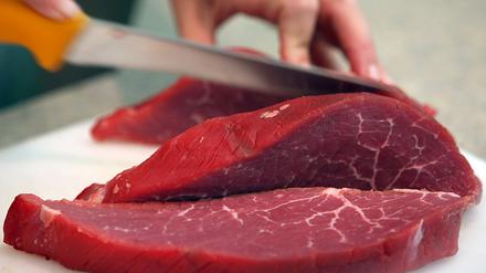 Fleisch und andere tierische Lebensmittel enthalten Vitamin B12.