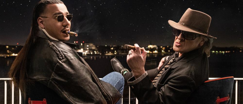 Der Rapper Apache 207 und Udo Lindenberg haben einen gemeinsamen Song bei Warner Music veröffentlicht.