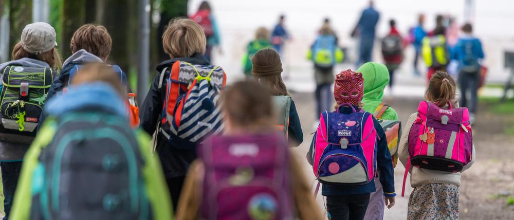 Wenn das Wintersemester Mitte Oktober beginnt, gehen in Berlin für Schulkinder bald schon wieder die Herbstferien los.