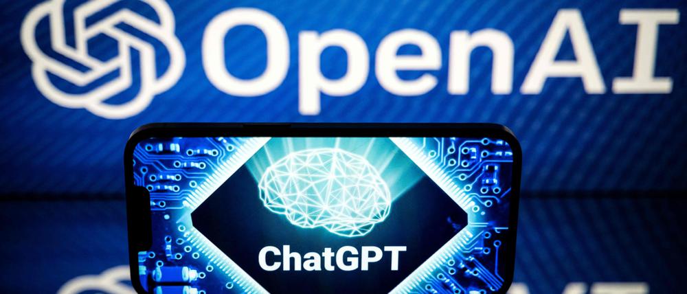 Der Chatbot kann mithilfe von KI die unterschiedlichsten Anfragen in Textform beantworten. Derzeit wird vielfältig über Einsatzmöglichkeiten und Risiken des ChatGPT diskutiert.