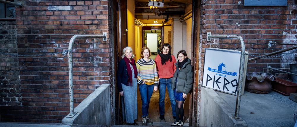Regisseurin Réka Kincses, Schauspielerinnen Inka Löwendorf, Artemis Chalkidou und Wera Herzberg bei der Probebühne vom Heimathafen Neukölln, in Berlin.