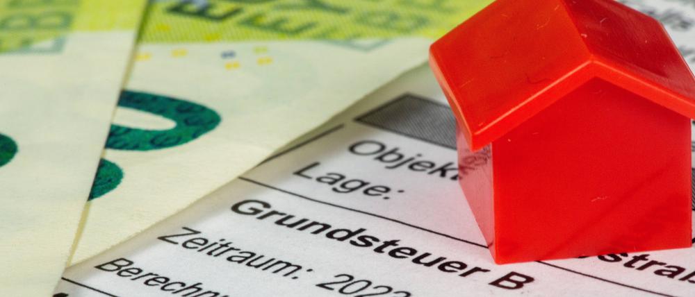 Die ersten Bescheide zur neuen Grundsteuer sind schon erteilt, doch Grundlage könnten viele fehlerhafte Angaben sein.