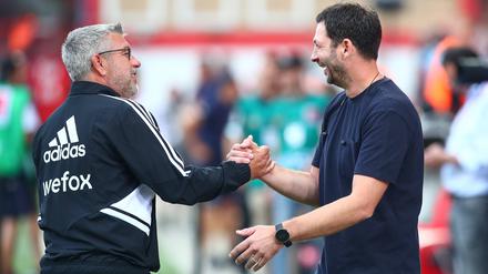 Da konnte er noch lachen. Herthas Sandro Schwarz (r.) vor seinem ersten Derby mit Urs Fischer vom 1. FC Union.