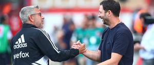 Da konnte er noch lachen. Herthas Sandro Schwarz (r.) vor seinem ersten Derby mit Urs Fischer vom 1. FC Union.