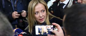 Giorgia Meloni schlägt sich erfolgreich.