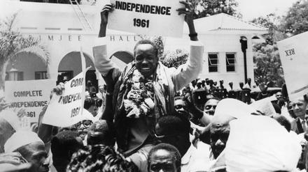 Psychose durch Freiheit? Im Bild: Julius Nyerere, Premier von Tanganyika, feiert die Unabhängigkeit