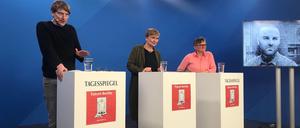 Tagesspiegel-Redakteure Sebastian Leber und Katja Füchsel sowie Kriminalhauptkommissarin Katharina Tomalla bei der Buchvorstellung von "Tatort Berlin". Foto: Alexander Kloß